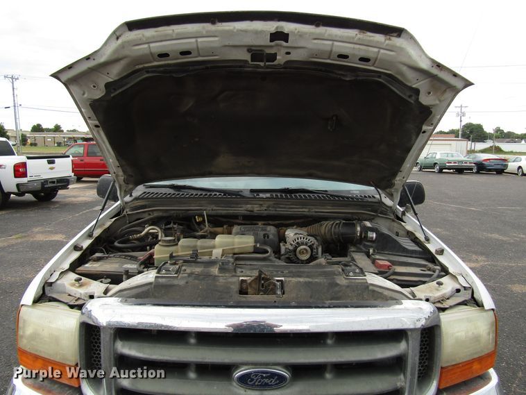 image for item DG1378 1999 Ford F350 Super Duty Crew Cab pickup truck