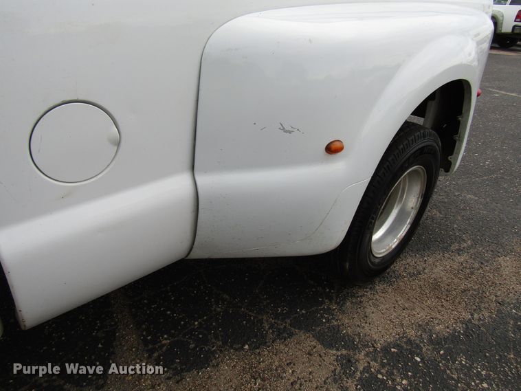 image for item DG1378 1999 Ford F350 Super Duty Crew Cab pickup truck