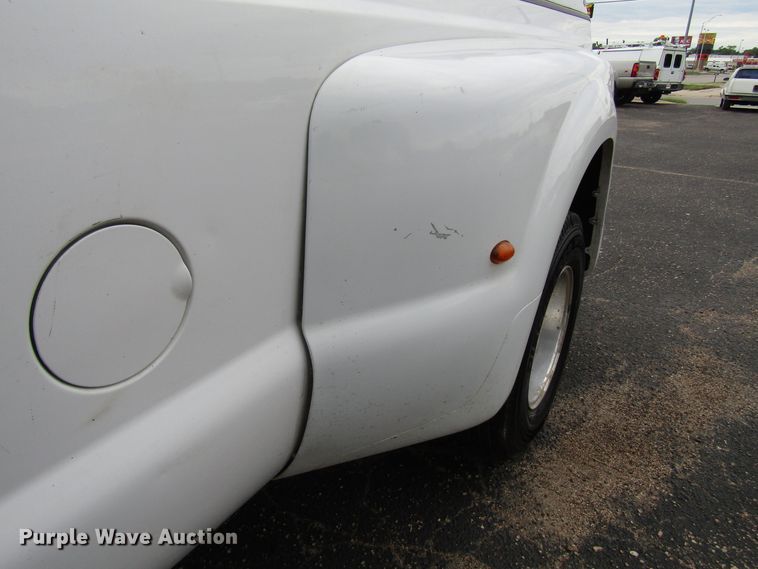 image for item DG1378 1999 Ford F350 Super Duty Crew Cab pickup truck