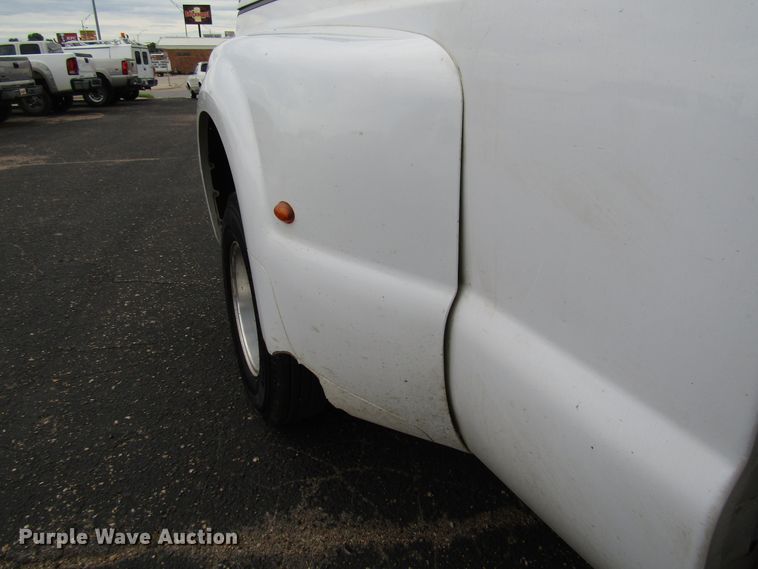 image for item DG1378 1999 Ford F350 Super Duty Crew Cab pickup truck