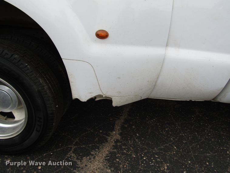 image for item DG1378 1999 Ford F350 Super Duty Crew Cab pickup truck