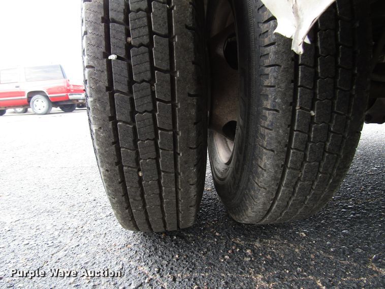 image for item DG1378 1999 Ford F350 Super Duty Crew Cab pickup truck