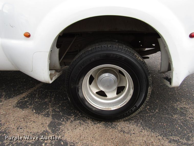 image for item DG1378 1999 Ford F350 Super Duty Crew Cab pickup truck