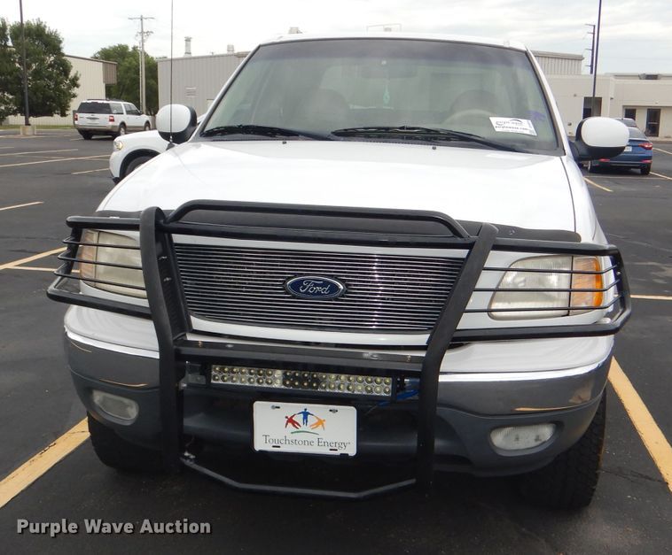 image for item DG4816 2001 Ford F150 Lariat SuperCrew pickup truck