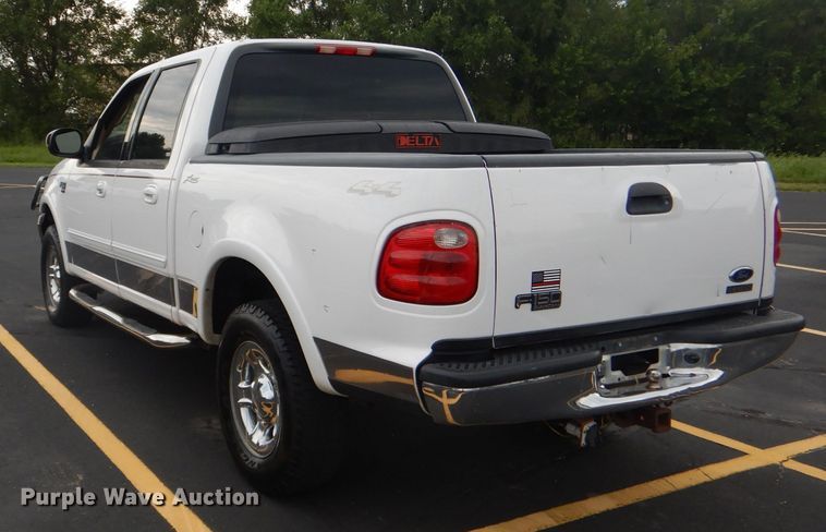 image for item DG4816 2001 Ford F150 Lariat SuperCrew pickup truck