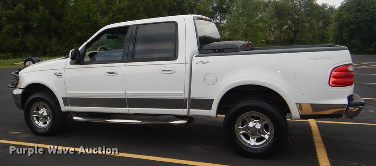 image for item DG4816 2001 Ford F150 Lariat SuperCrew pickup truck