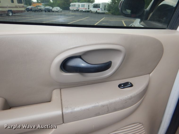 image for item DG4816 2001 Ford F150 Lariat SuperCrew pickup truck