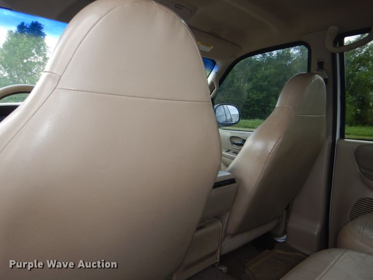 image for item DG4816 2001 Ford F150 Lariat SuperCrew pickup truck