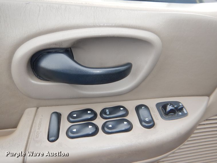 image for item DG4816 2001 Ford F150 Lariat SuperCrew pickup truck