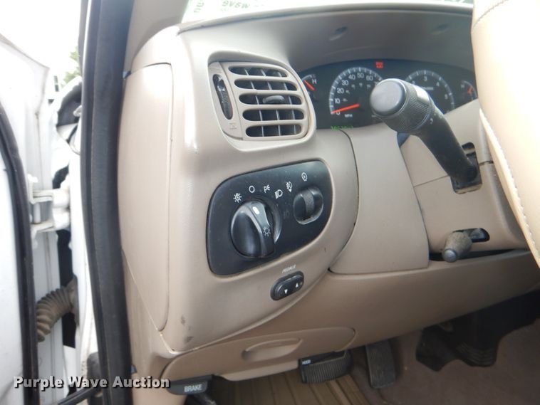 image for item DG4816 2001 Ford F150 Lariat SuperCrew pickup truck