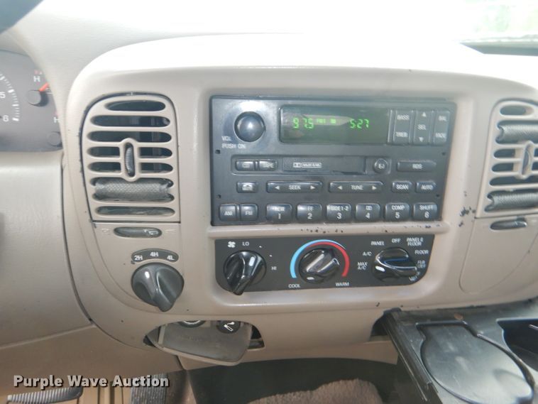 image for item DG4816 2001 Ford F150 Lariat SuperCrew pickup truck