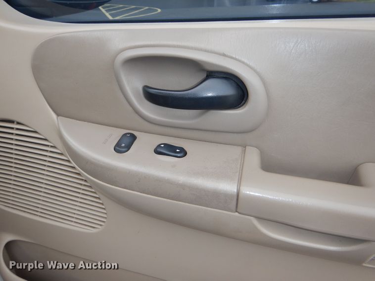 image for item DG4816 2001 Ford F150 Lariat SuperCrew pickup truck