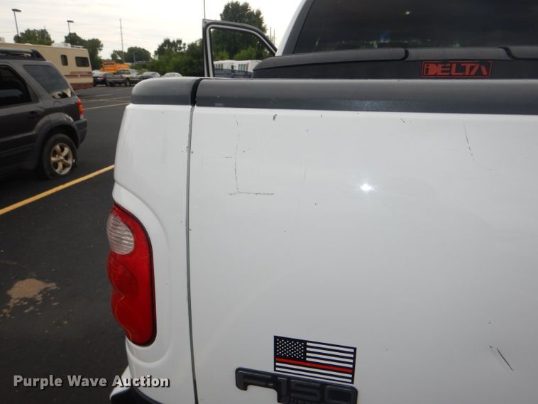 image for item DG4816 2001 Ford F150 Lariat SuperCrew pickup truck