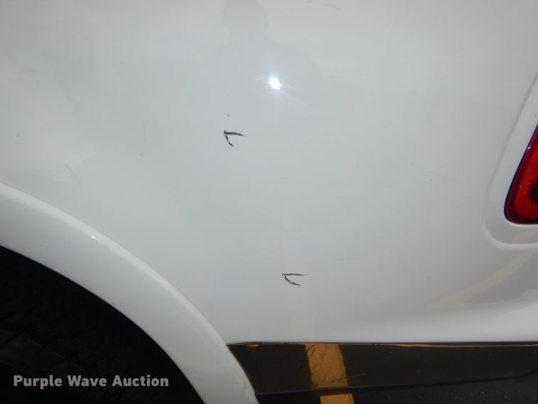 image for item DG4816 2001 Ford F150 Lariat SuperCrew pickup truck