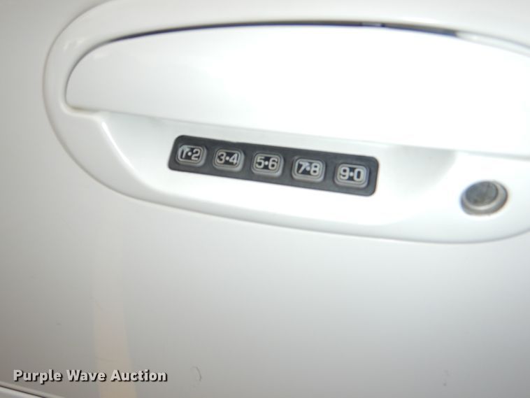 image for item DG4816 2001 Ford F150 Lariat SuperCrew pickup truck