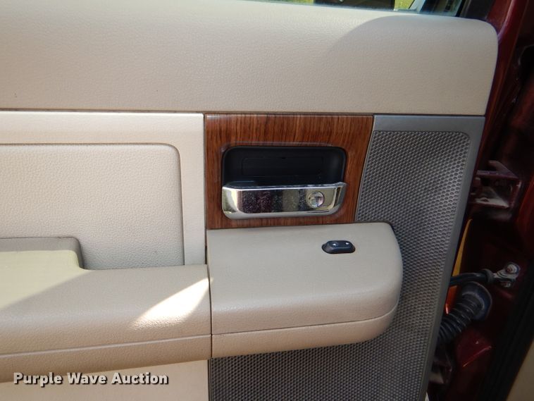 image for item DG4824 2004 Ford F150 Lariat SuperCrew flatbed pickup truck