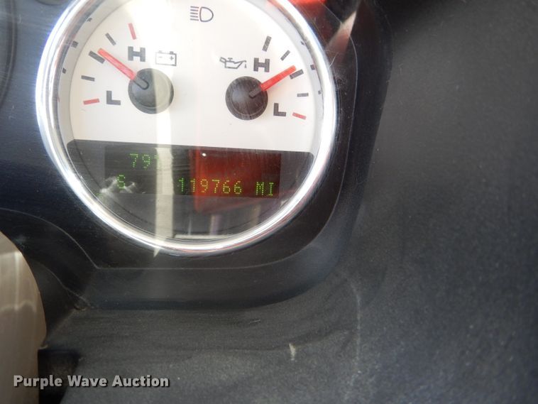 image for item DG4824 2004 Ford F150 Lariat SuperCrew flatbed pickup truck