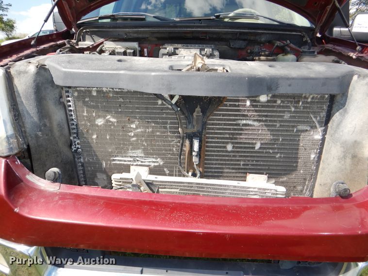 image for item DG4824 2004 Ford F150 Lariat SuperCrew flatbed pickup truck