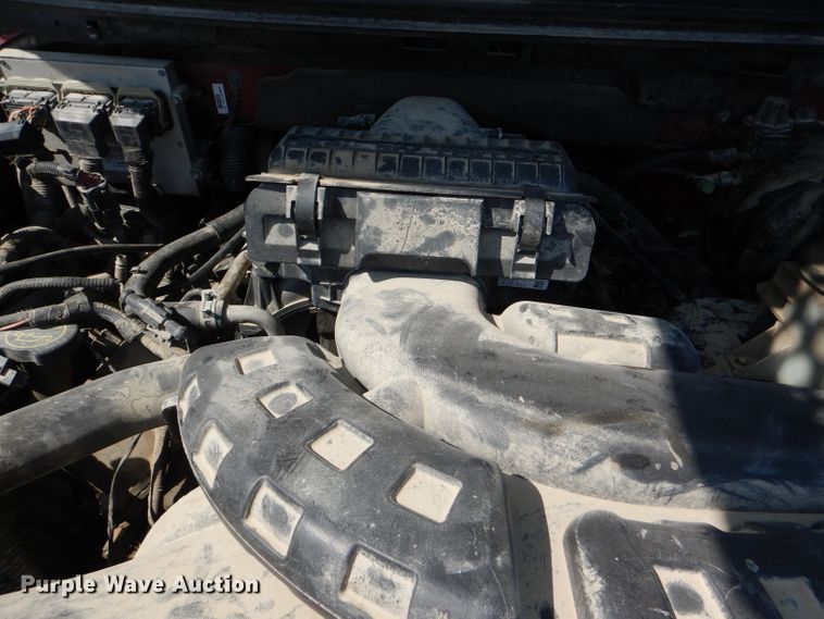 image for item DG4824 2004 Ford F150 Lariat SuperCrew flatbed pickup truck