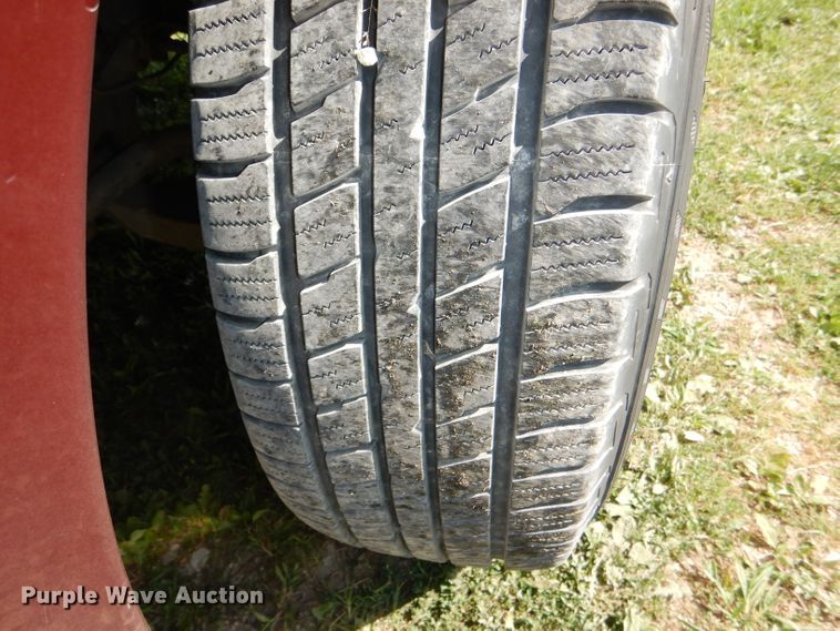 image for item DG4824 2004 Ford F150 Lariat SuperCrew flatbed pickup truck