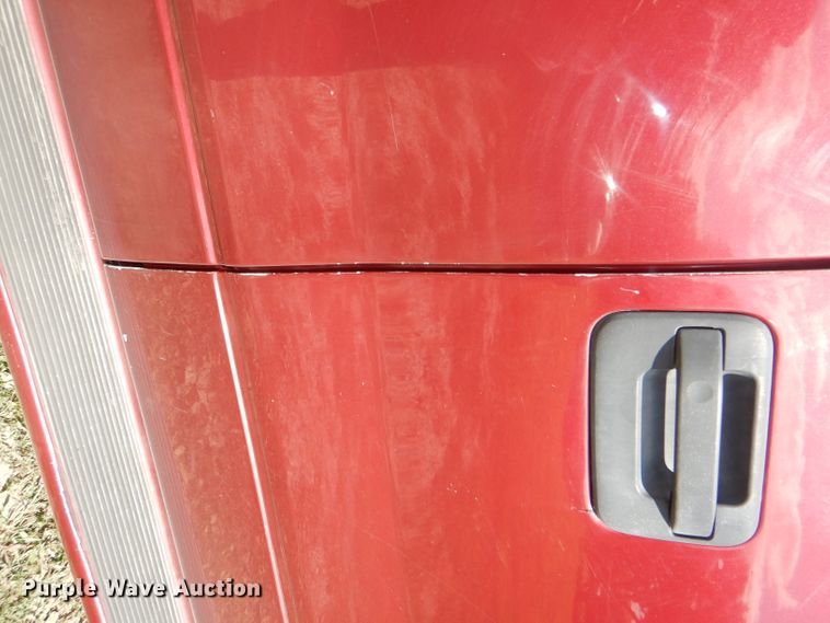 image for item DG4824 2004 Ford F150 Lariat SuperCrew flatbed pickup truck