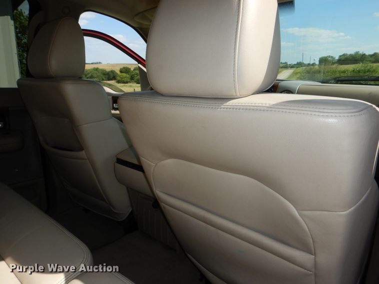 image for item DG4824 2004 Ford F150 Lariat SuperCrew flatbed pickup truck