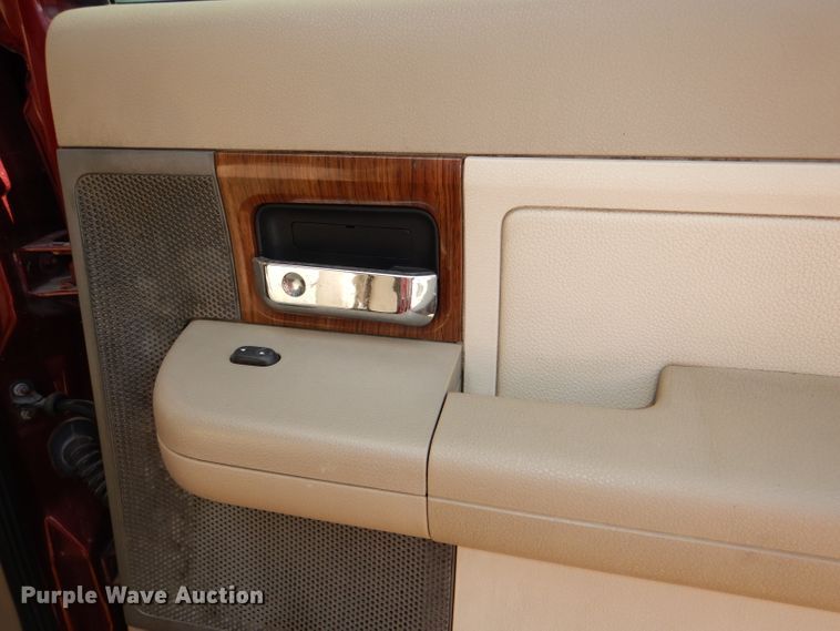 image for item DG4824 2004 Ford F150 Lariat SuperCrew flatbed pickup truck