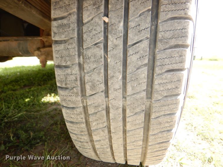 image for item DG4824 2004 Ford F150 Lariat SuperCrew flatbed pickup truck