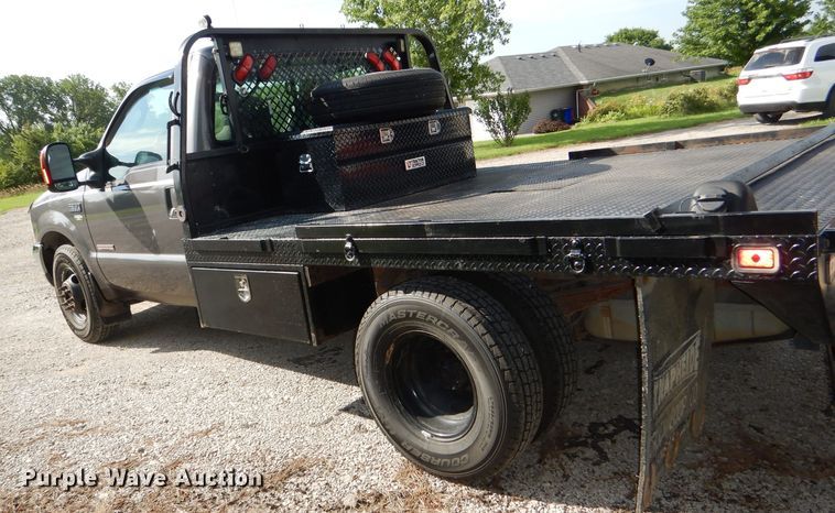 image for item DG4830 2004 Ford F350 Super Duty XLT flatbed pickup truck
