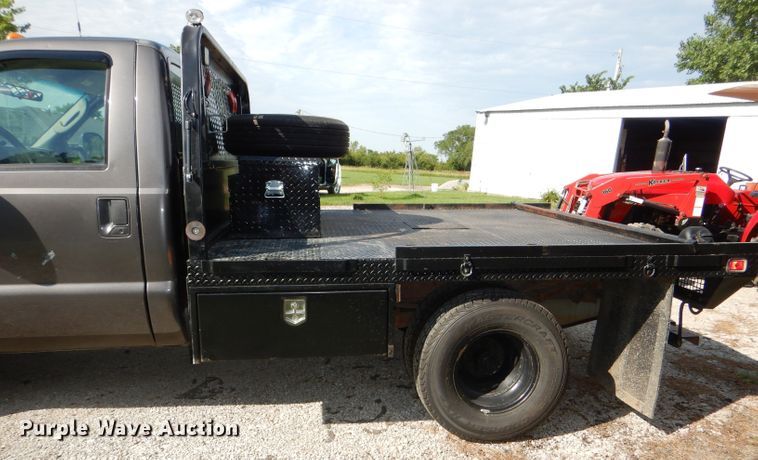 image for item DG4830 2004 Ford F350 Super Duty XLT flatbed pickup truck