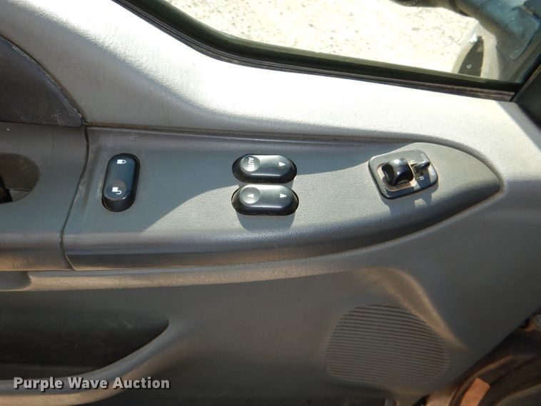 image for item DG4830 2004 Ford F350 Super Duty XLT flatbed pickup truck