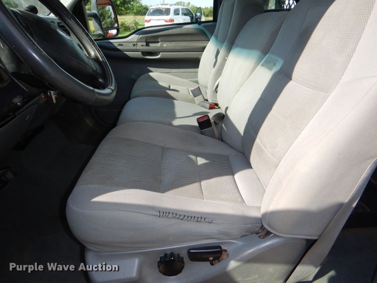 image for item DG4830 2004 Ford F350 Super Duty XLT flatbed pickup truck