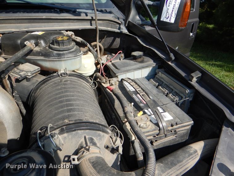 image for item DG4830 2004 Ford F350 Super Duty XLT flatbed pickup truck