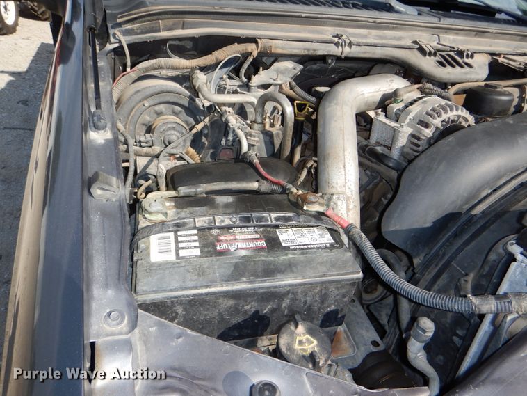 image for item DG4830 2004 Ford F350 Super Duty XLT flatbed pickup truck