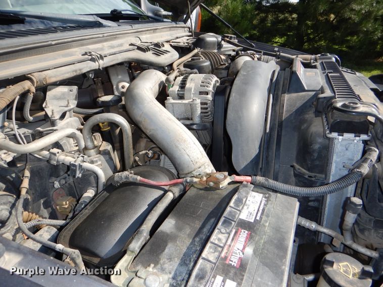 image for item DG4830 2004 Ford F350 Super Duty XLT flatbed pickup truck