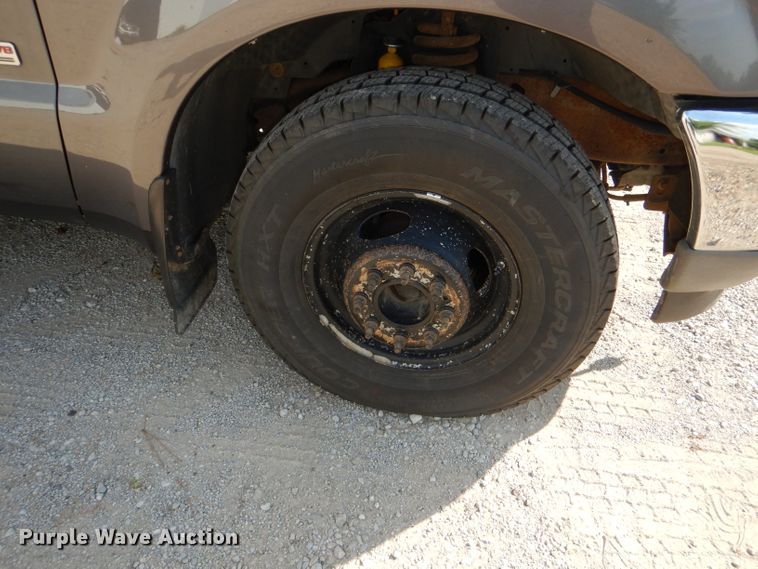 image for item DG4830 2004 Ford F350 Super Duty XLT flatbed pickup truck