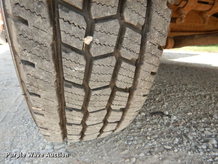 image for item DG4830 2004 Ford F350 Super Duty XLT flatbed pickup truck