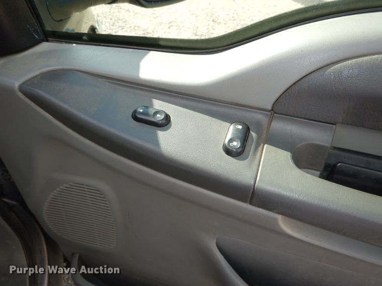 image for item DG4830 2004 Ford F350 Super Duty XLT flatbed pickup truck