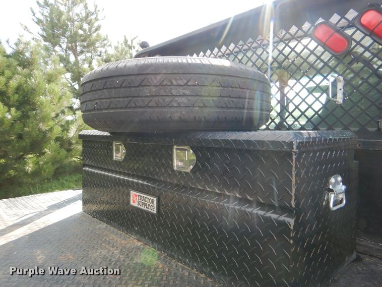 image for item DG4830 2004 Ford F350 Super Duty XLT flatbed pickup truck