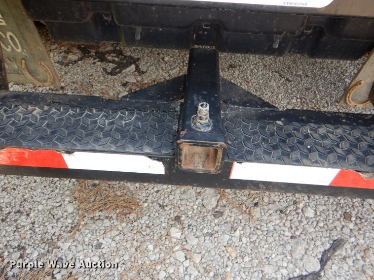 image for item DG4830 2004 Ford F350 Super Duty XLT flatbed pickup truck