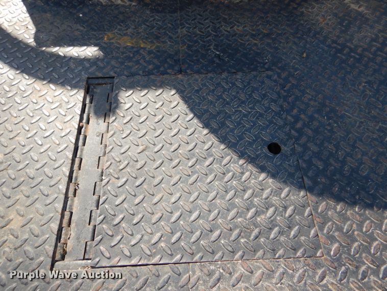 image for item DG4830 2004 Ford F350 Super Duty XLT flatbed pickup truck