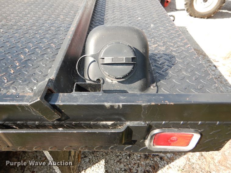 image for item DG4830 2004 Ford F350 Super Duty XLT flatbed pickup truck