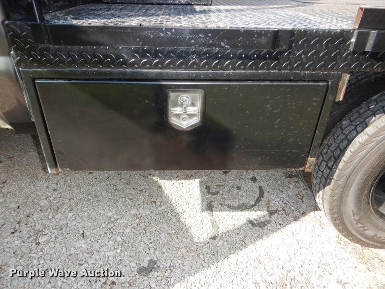 image for item DG4830 2004 Ford F350 Super Duty XLT flatbed pickup truck