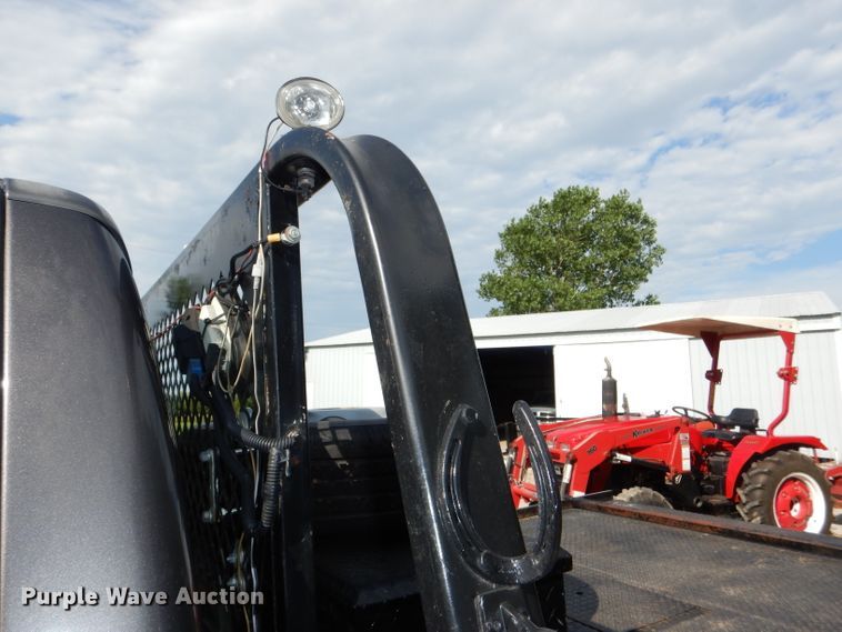 image for item DG4830 2004 Ford F350 Super Duty XLT flatbed pickup truck