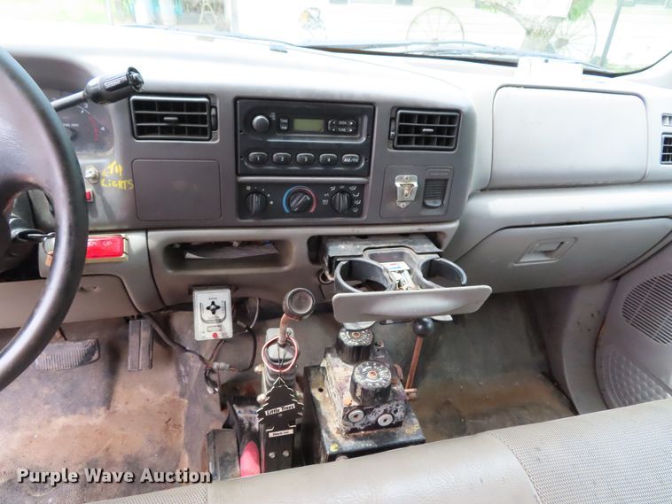 image for item DH0293 2001 Ford F350 Super Duty Crew Cab dump bed pickup truck