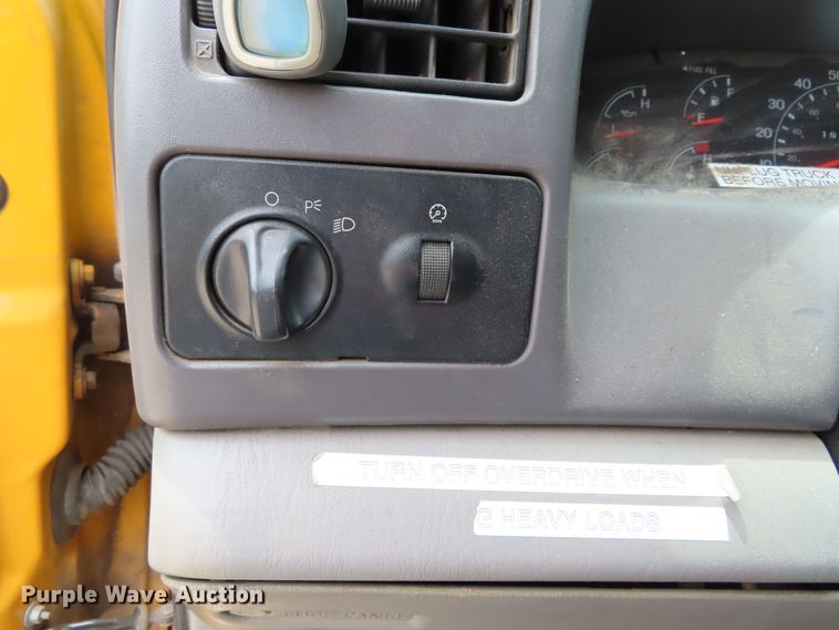 image for item DH0293 2001 Ford F350 Super Duty Crew Cab dump bed pickup truck