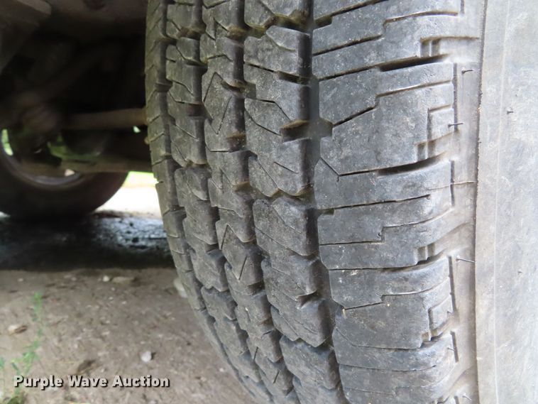 image for item DH0293 2001 Ford F350 Super Duty Crew Cab dump bed pickup truck