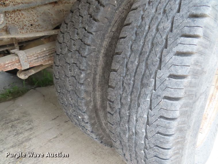 image for item DH0293 2001 Ford F350 Super Duty Crew Cab dump bed pickup truck