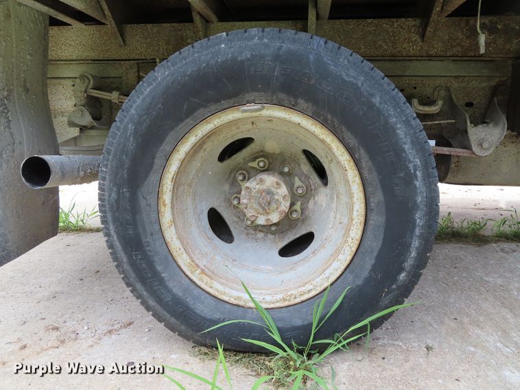 image for item DH0293 2001 Ford F350 Super Duty Crew Cab dump bed pickup truck