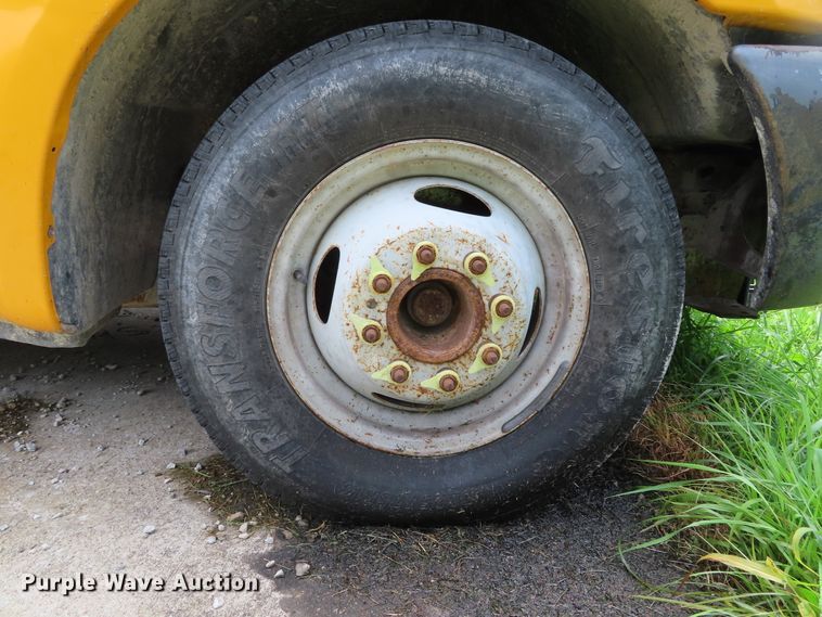 image for item DH0293 2001 Ford F350 Super Duty Crew Cab dump bed pickup truck